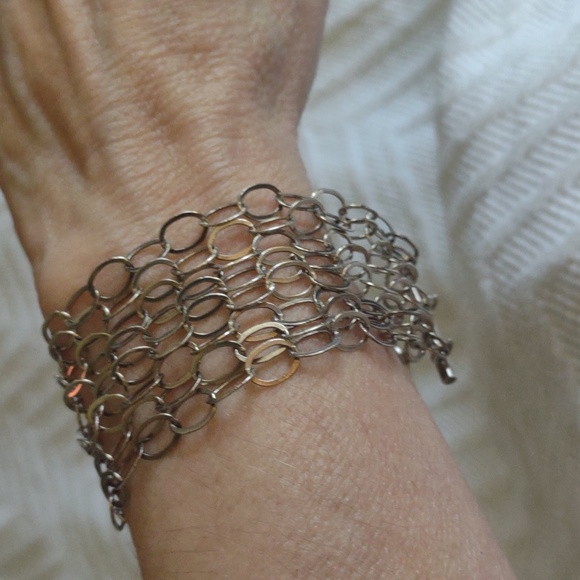 Sterling Silver 8 Row Multi Strand Oval Links Bracelet. 7 inches in length. EC. - Picture 2 of 6